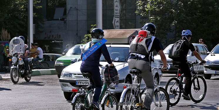 اهدای دوچرخه به دانش‌آموزان جنوب تهران